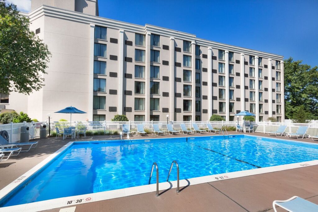 black-owned hotel in Pittsburg Pennsylvania - DoubleTree by Hilton Hotel Pittsburgh-Meadow Lands