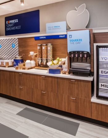 Holiday Inn Express Hotel & Suites Chicago-Midway Airport by IHG