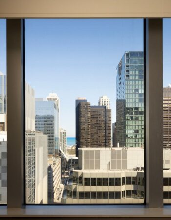 Courtyard by Marriott Chicago Magnificent Mile