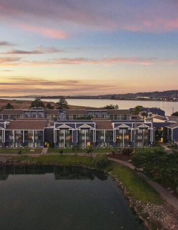 DoubleTree by Hilton Hotel Berkeley Marina