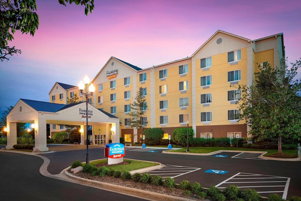 black-owned Chicago Hotel - Fairfield Inn & Suites Chicago Midway Airport