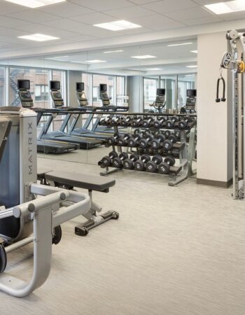 Courtyard by Marriott Chicago Magnificent Mile