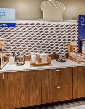 Holiday Inn Express Hotel & Suites Chicago-Midway Airport by IHG