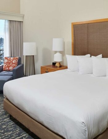 DoubleTree by Hilton Hotel Berkeley Marina