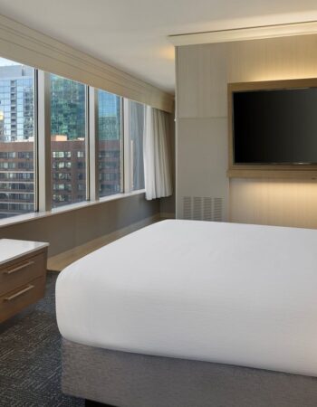 Courtyard by Marriott Chicago Magnificent Mile