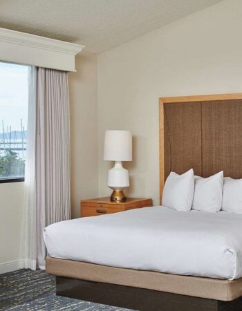 DoubleTree by Hilton Hotel Berkeley Marina
