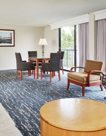 DoubleTree by Hilton Hotel Berkeley Marina