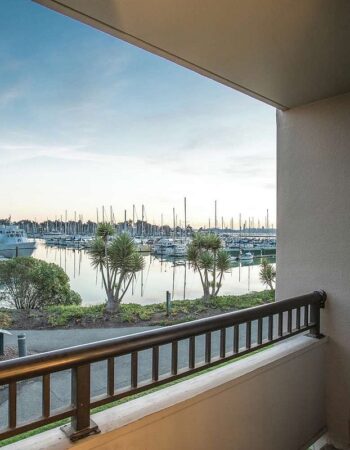 DoubleTree by Hilton Hotel Berkeley Marina