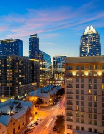 Courtyard Austin Downtown / Convention Center