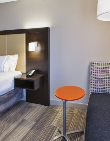 Holiday Inn Express Hotel & Suites Chicago-Midway Airport by IHG