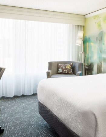 Courtyard by Marriott Chicago Magnificent Mile