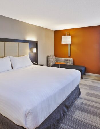 Holiday Inn Express Hotel & Suites Chicago-Midway Airport by IHG