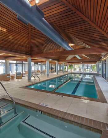 DoubleTree by Hilton Hotel Berkeley Marina