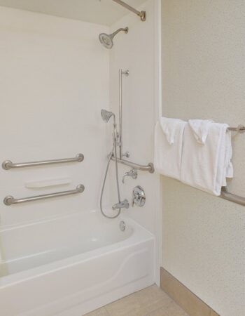 Holiday Inn Express Hotel & Suites Chicago-Midway Airport by IHG