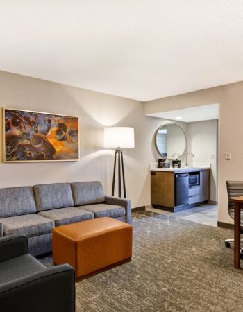 Embassy Suites Minneapolis Airport