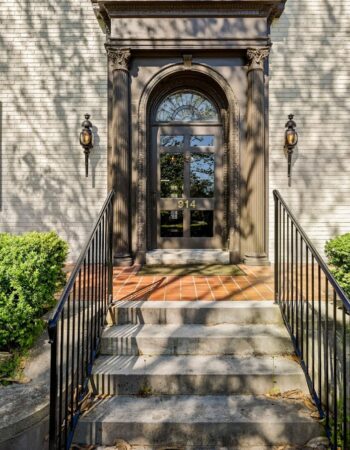 Morehead Manor Bed and Breakfast