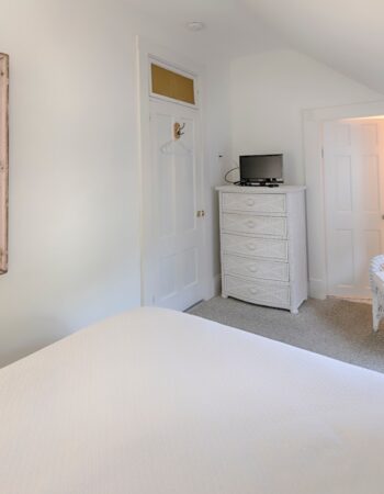 Narragansett House, B&B, Martha’s Vineyard