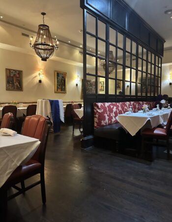 Alvin & Friends, Restaurant