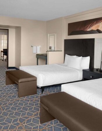 Embassy Suites by Hilton Phoenix Biltmore