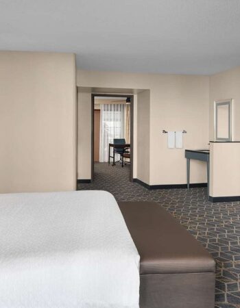 Embassy Suites by Hilton Phoenix Biltmore