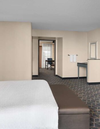 Embassy Suites by Hilton Phoenix Biltmore