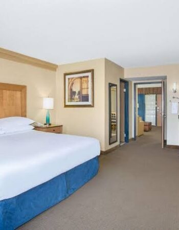 Embassy Suites by Hilton Phoenix Biltmore