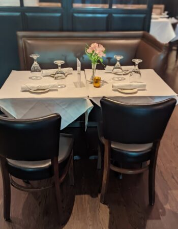 Alvin & Friends, Restaurant