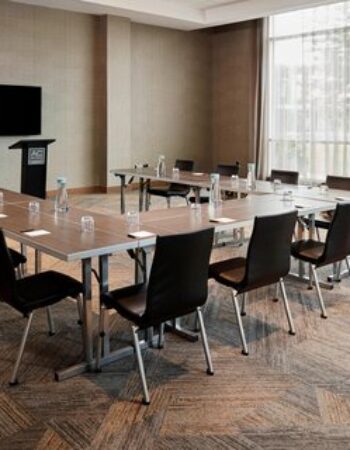 AC Hotel by Marriott Cincinnati at The Banks