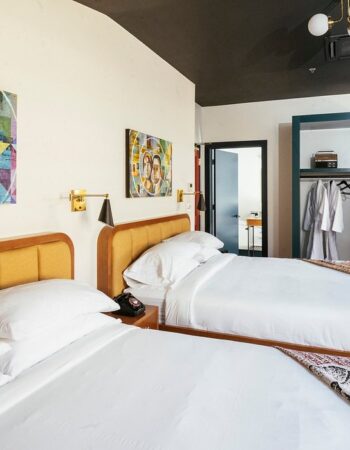 Dew Drop Inn Hotel & Lounge