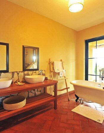 Elephant Plains Lodge Uganda