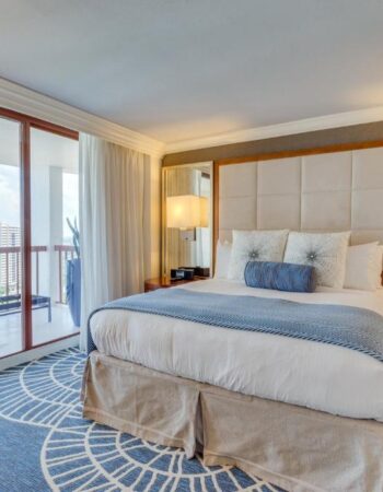 Naples Grande Beach Resort, CA
