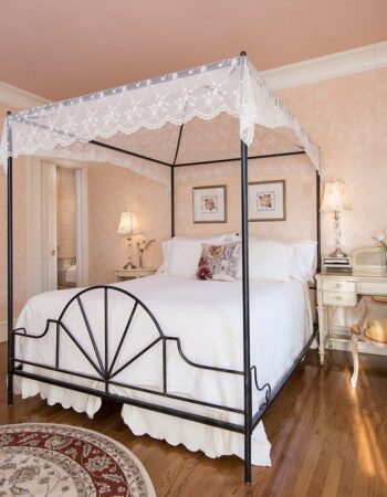 Captain Farris House B&B – South Yarmouth, MA