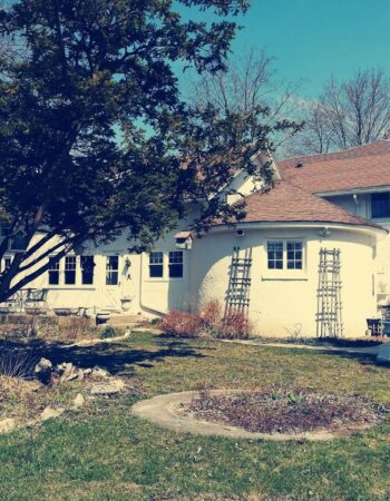 Ye Olde Manor House Bed & Breakfast